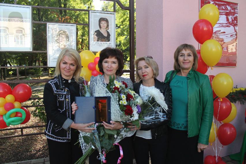 Церемония вручения свидетельств номинантам на звание «Почетный гражданин Новоалександровского городского округа» и «Лучший по профессии»
