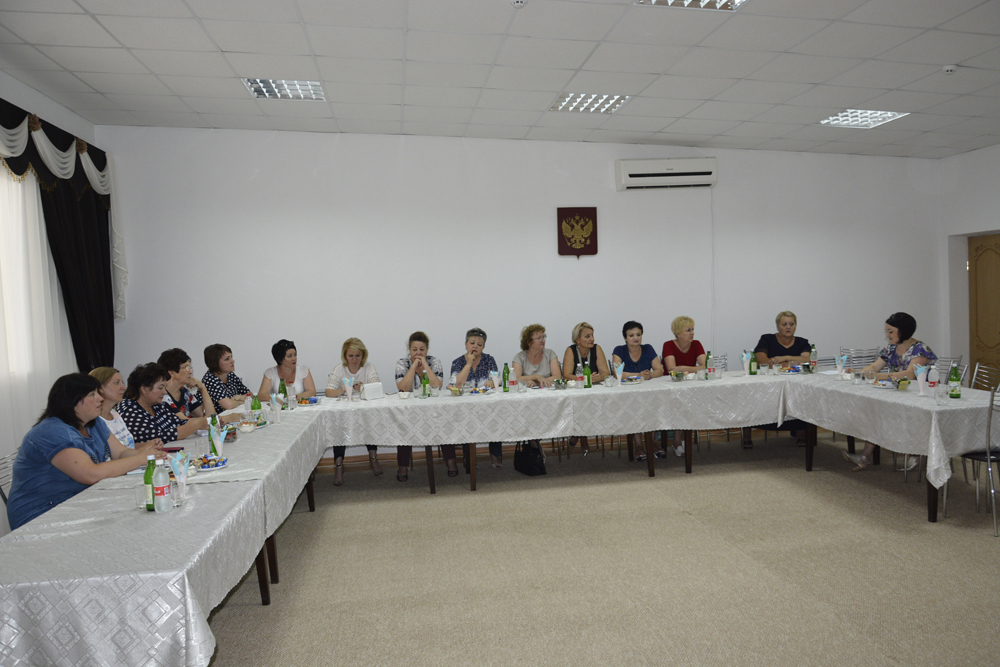 В станице Расшеватской проведено выездное заседание Совета женщин Новоалександровского городского округа