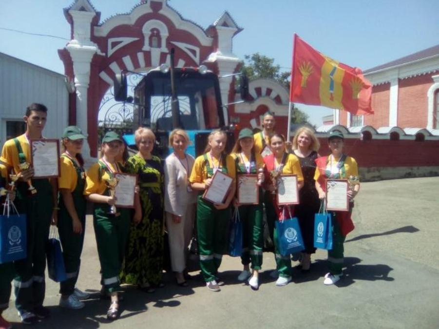 Церемония закрытия юбилейного краевого слета ученических производственных бригад Ставропольского края
