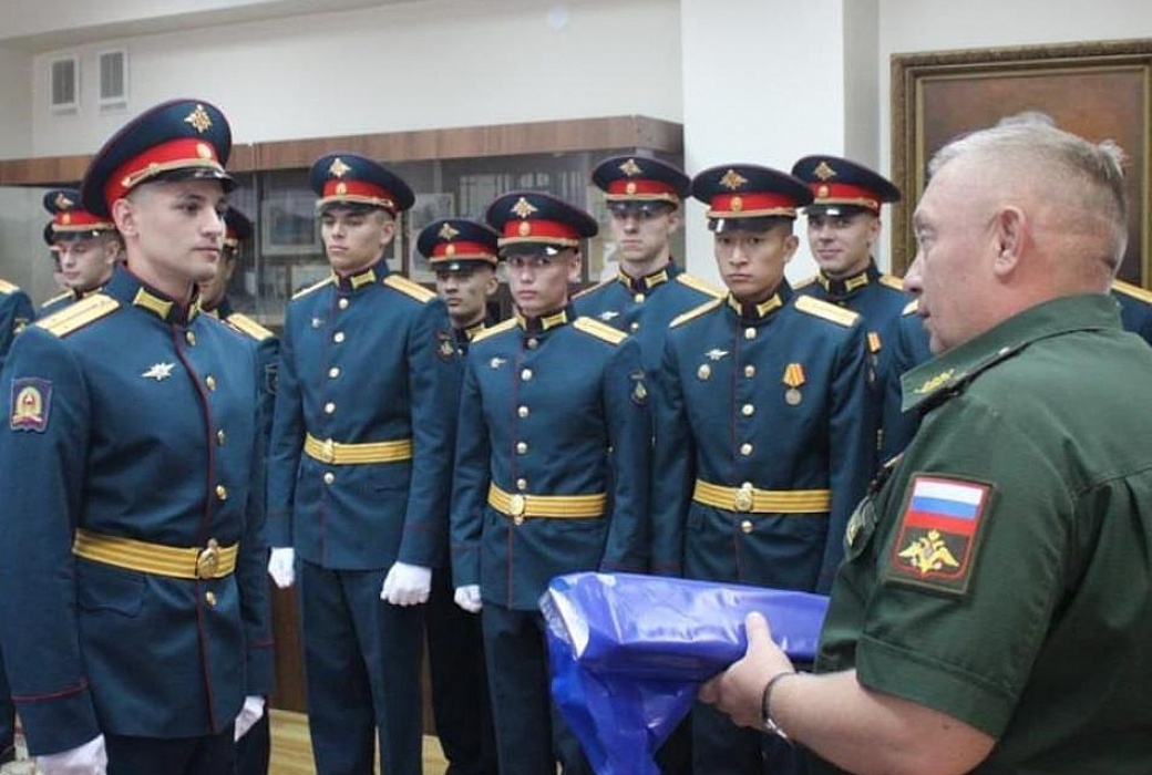 Братья Головач из Новоалександровска получили офицерские кортики на Красной площади в Москве