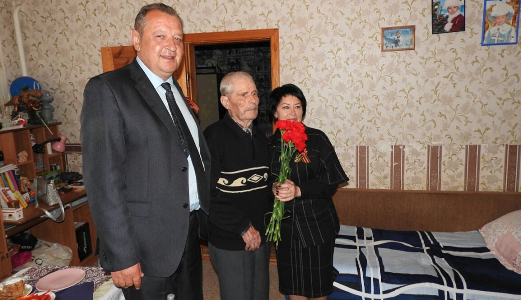 Поселок Горьковский отметил 73-ю годовщину Победы в Великой Отечественной войне