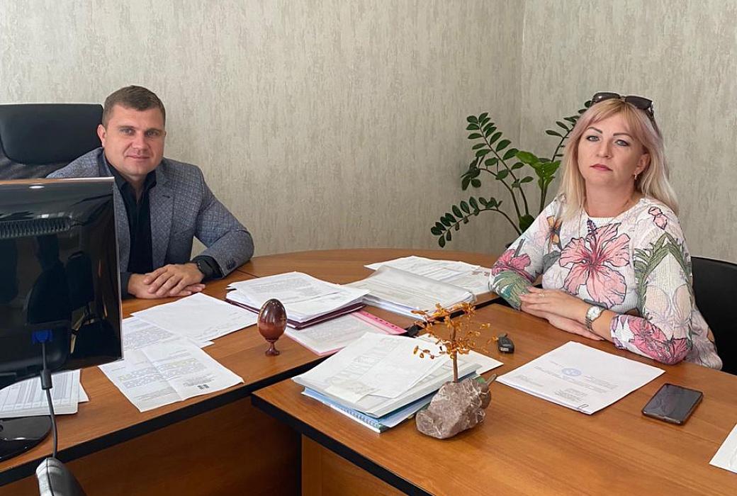 Депутат Совета депутатов Новоалександровского городского округа провел прием граждан по вопросам правовой поддержки